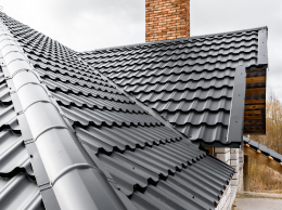  How Does Homeowners Insurance Cover Roof Damage?